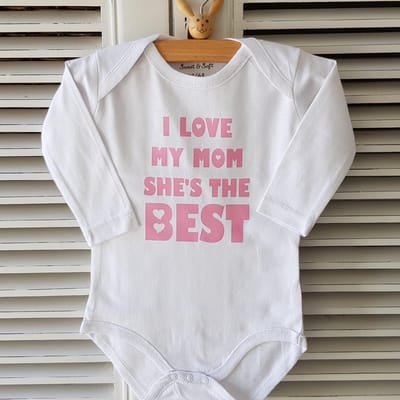 Baby rompertje met tekst eerste moederdag mama cadeau voor de liefste aanstaande  roze meisje