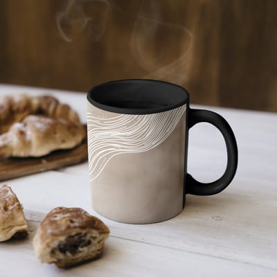 Magische Mok - Foto op Warmte Mokken - Koffiemok - Golvende lijnen - Vloeiend - Zandkleurig - Magic Mok - Beker - 350 ML - Theemok