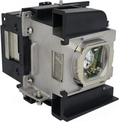 Beamerlamp geschikt voor de PANASONIC PT-AT5000E beamer, lamp code ET-LAA310. Bevat originele NSHA lamp, prestaties gelijk aan origineel.