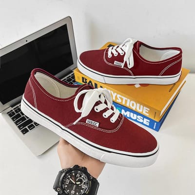 Lente Nieuwe Ademende Canvas Schoenen Heren Casual Platte Schoenen Outdoor Effen Kleur Lage Sportschoenen voor Dames Gevulkaniseerd Schoeisel 40 bordeaux