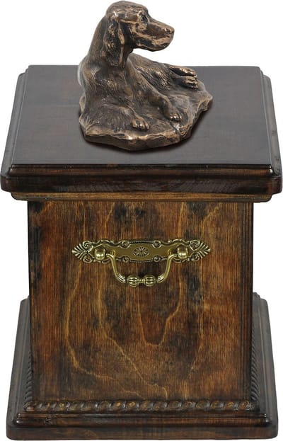 Elegante urn voor de as van een Engelse Setter met beeldje