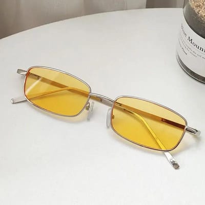 Mode Punk y2k Kleine Rechthoekige Zonnebril voor Mannen Vrouwen Vintage Vierkante Rij Zonnebril Metalen Frame yellow