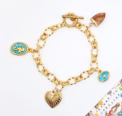 Jeannette-Creatief® - Ibiza beach - Jasseron Sea Life Love - Bedel Natuursteen - Jaspis - Zeepaardje - Natuursteen bedel - Armband - Dames Armband - Bedelarmband - Haaientand Jaspis - Hartje - Jasseron armband - Bedels - Mermaidcore