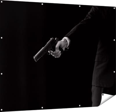 Gards Tuinposter Man met een Pistool in zijn Handen - 150x120 cm - Tuindoek - Tuindecoratie - Wanddecoratie buiten - Tuinschilderij