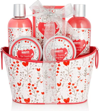 BRUBAKER Cosmetics 6-Delig Bad- en Doucheset Aardbei Sweet Love in Deco Metalen Mandje - Cadeautip Vrouw - Cadeau Idee - Verzorgingsset Cadeauset met Bloemen Design - Roze - Cadeau - Bodylotion - douchegel - Moederdag Cadeautje