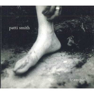 CD PATTI SMITH - Trampin (Graven) CK90330 Columbia 2004 VS Rock Gebruikt gray
