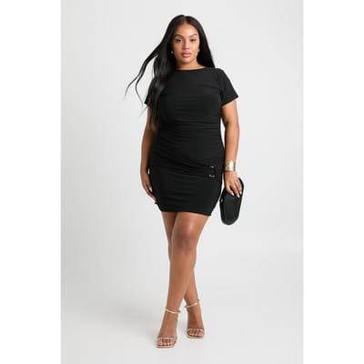 boohoo Dames Plus-size mini-jurk met korte mouwen en wikkelaccent | Black | Maat: 26