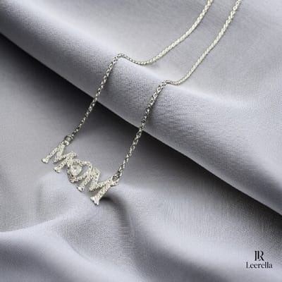 Leerella Zilverkleurig MOM Ketting met Zirconia Hartje en Schitterende Steentjes - Ideaal Moederdag Cadeau