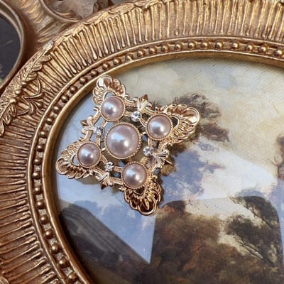 Vintage Dames Heren Kruis Parel Kristal Barok Stijl Broche Badges Retro Paleis Hanger Dame Banket Feest Speld Accessoires Cadeau gray