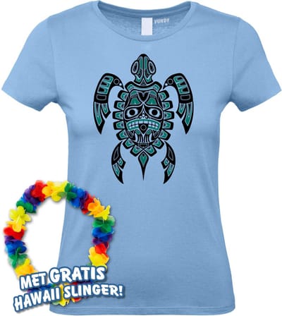 Dames t-shirt Nesian Trible Turtle | Toppers in Concert 2024 | Club Tropicana | Hawaii Shirt | Ibiza Kleding | Lichtblauw Dames | maat XS