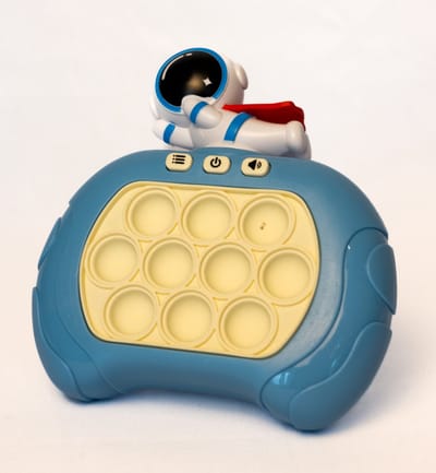 DMG Supply Pop It Game - Astronaut Liggend Blauw - Pop It - Pop Or Flop - Fidget Toy - Educatief Speelgoed