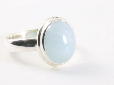 Hoogglans zilveren ring met aquamarijn - maat 17.5