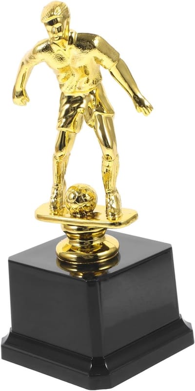 Voetbal Trofee - Decoratieve Prijs - Schoolevenementen - Plastic Materiaal - 17.5 cm Hoogte - Zoals Getoond