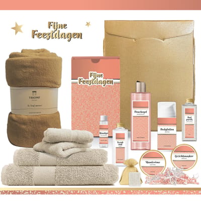 Geschenkset “Fijne Feestdagen!” - 13 producten - 1911 gram | Luxe Kerst Cadeaubox voor haar - Wellness Pakket Vrouw - Giftset - Cadeaupakket Prettige Kerstdagen Kerstcadeau Kerstpakket Bedrijf Cadeau Relatiegeschenk Gift Set Roze Goud