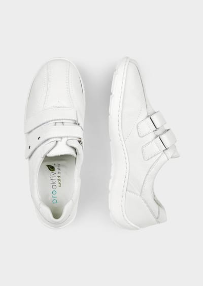 Lage schoenen met verstelbare klittenbandsluiting - gebroken wit - Gr. 37,5 van Goldner Fashion