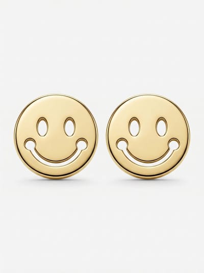 Lundholm Kaya Oorknopjes Dames Goudkleurig – Premium Stainless Steel Vergulde Oorbellen – Smiley Oorbellen sieraden Moederdag Cadeautje Studs Tweede Gaatje – 0.8 cm – Scandinavisch Design