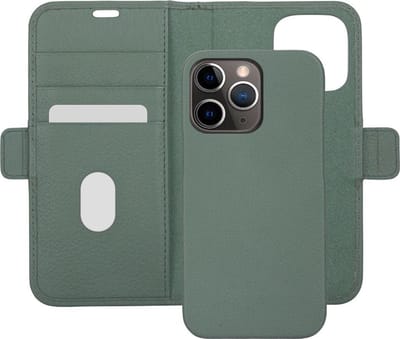 iPhone 13 Pro Bookcase hoesje - dbramante1928 - Effen Groen - Leer