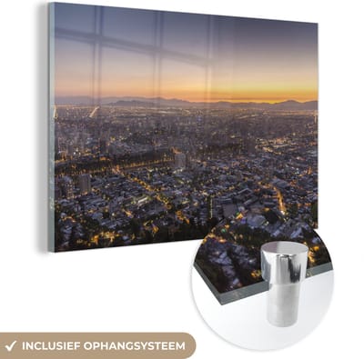 ® Glasschilderij 180x120 cm - Schilderij acrylglas - Santiago de hoofdstad van Chili tijdens de schemering - Foto op glas - Muurdecoratie woonkamer - Wanddecoratie slaapkamer - Schilderijen