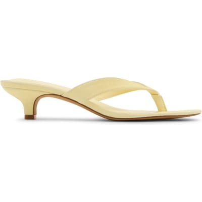 Steve Madden Tracie Sandals Yellow Suede Maat: 40 | Sandalen Outlet | Dames | Geel