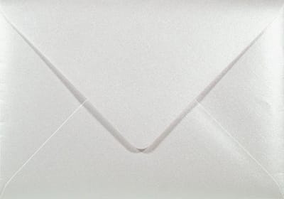 Metallic (parelmoer) witte enveloppen A6 - 125 x 175 mm - B6 - 25 stuks - NK natgelijmde - 120 gram - Majestic - Netuno