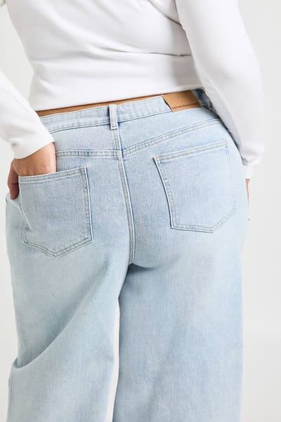boohoo Dames De Plus Mid Waist Wijde Pijpen Jeans | Vintage Bleach | Maat: 16/30L
