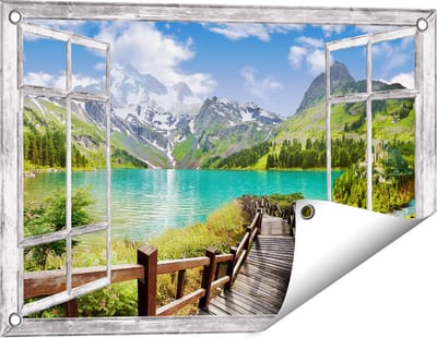 Gards Tuinposter Doorkijk Pad naar een Helder Blauw Meer in de Bergen - 60x40 cm - Tuindoek - Tuindecoratie - Wanddecoratie buiten - Tuinschilderij