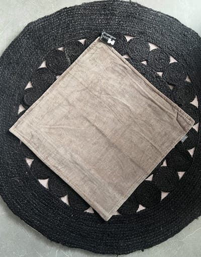 Sierkussenhoes - kussenhoes - in the Mood Collection - 50 x 50 - Kleur Beige