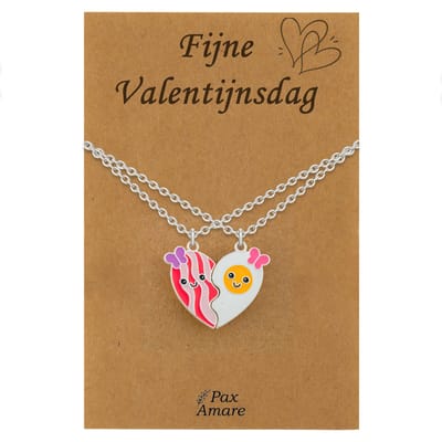 Koppel Ketting voor 2 'Fijne Valentijnsdag' - Magnetisch Hartje Bacon & Ei - Vriendschapsketting op Cadeau Kaartje - 45cm + 5cm verstelbaar - Zilverkleurig - BFF Hanger - Pax Amare