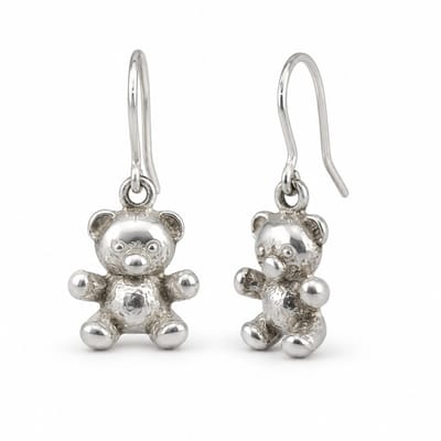 Zilveren kinderoorbellen beertje – Teddybeer oorbellen voor meisjes – Schattige zilveren oorhangers met beer hanger – Kinder sieraden cadeau