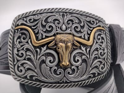 RR22-85.zw.120 : goudkl Texas Longhorn op tin/loodkleurig Buckle, zwart Leren Riem, zwart half longhorn Skull & Flower deco, 120cm