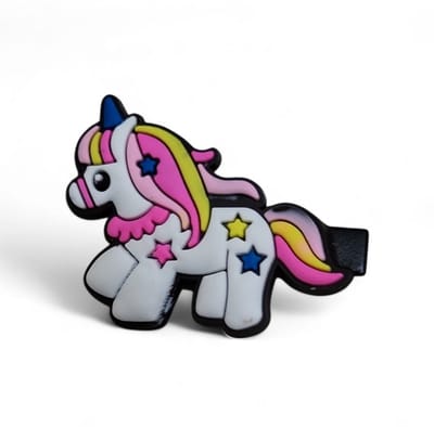 Een vrolijke haarclip met een afbeelding van een Unicorn. Tip: Deze clip kan ook gebruikt worden om losse papiertjes bij elkaar te houden of een klein zakje mee dicht te maken. Leuk om voor jezelf te kopen of om cadeau te geven.