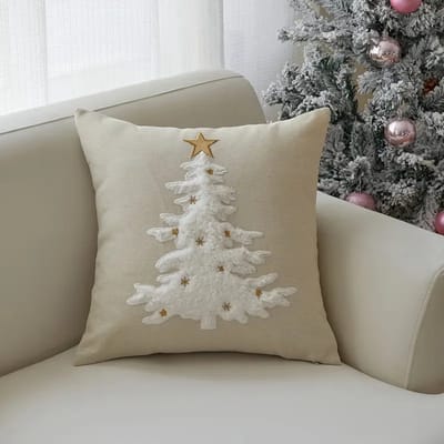 Luxe Kerstkussen – Beige Sierkussen met Witte Kerstboom & Gouden Ster – 45x45 cm – Zacht & Sfeervol – Winter Decoratie