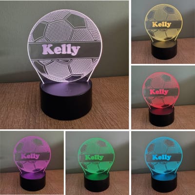 Klarigo® Nachtlamp - Voetbal - Custom - Maatwerk - Eigen Naam - Naam - 3D LED Lamp Illusie – 16 Kleuren – Bureaulamp – Sfeerlamp – Nachtlampje Kinderen – Creative lamp - Met afstandsbediening - WK 2026