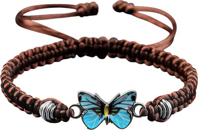 Verstelbare Gevlochten Armband met Vlinder Charm – Bruin – Handgemaakte Unisex Armband voor Vrouwen en Mannen – Eenvoudige Vriendschapsarmband als Cadeau