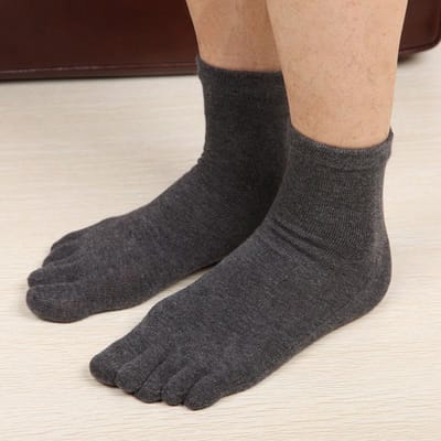 Chaussettes avec doigts pour hommes, chaussettes absorbantes de la transpiration, respirantes, confortables, en coton, élastiques, pour le sport et les affaires gris foncé