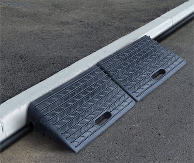 Aidapt Oprijplaat rubber (9KG) Met handgrepen (set van 2) 100mm hoog - Zwart