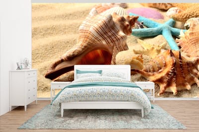 Behang - Fotobehang Zeester - Schelpen - Zand - Strand - Breedte 395 cm x hoogte 220 cm