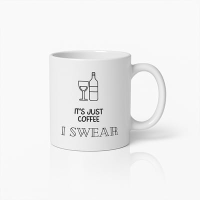 Grappige Koffiemok - "Het Is Gewoon Koffie, Echt Waar" met Wijnfles en Glas Ontwerp - Perfect Cadeau voor Koffie- en Wijnliefhebbers
