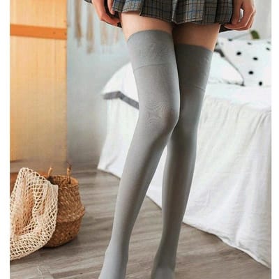 Chaussettes Longues Anti-Glissement à Dosage de Colle de Haute Qualité pour Femmes, Genouillères de Compression, Bas Genoux Anti-boulochage, Bas Jk Féminins M(No glue dots) gray