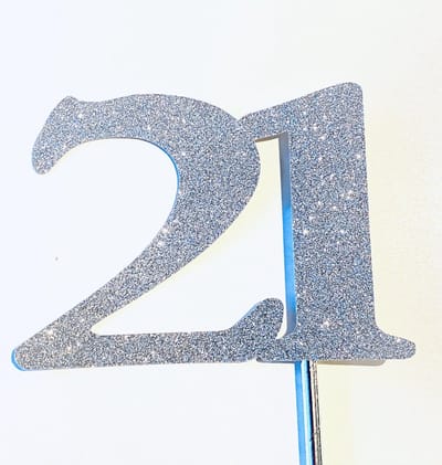Taartdecoratie |Taarttopper| Cake topper | Taartversiering| Verjaardag| Cijfers | 21 | Zilver glitter|14 cm| karton