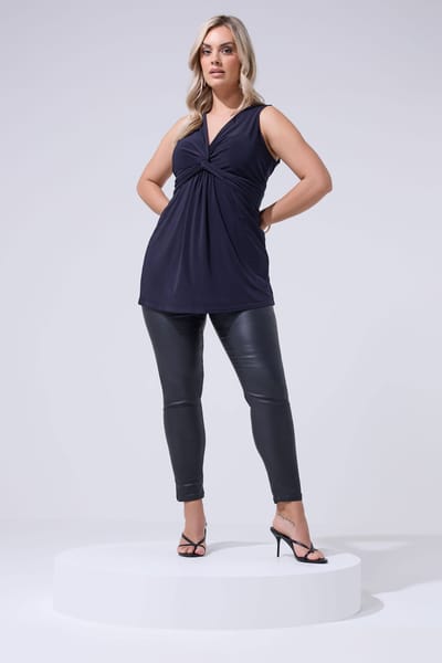 Yours London Marineblauwe Mouwloze Top Met Knoop Aan De Voorkant Size 42