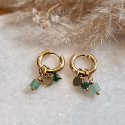 Gouden oorbellen - groene bedeltjes - stainless steel - waterproof - kadotip