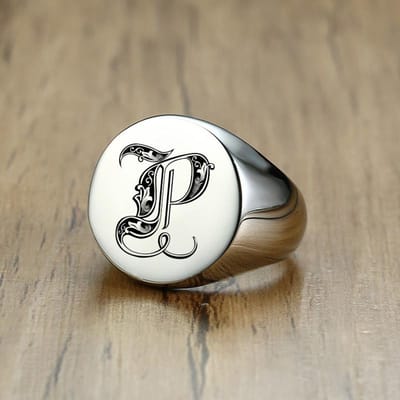 Vnox Stijlvolle Patroon Letter Initiaal Stempel Ringen voor Mannen Graveerde Letter Roestvrij Staal Punk Signet Band Rock Zware Bulk Sieraden 10 white