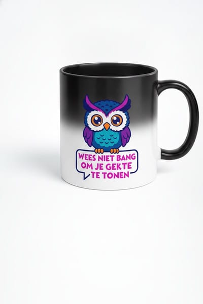 Grappige Mok met Tekst 'Wees Niet Bang Om Je Gekte Te Tonen' – Uil met Tekstwolk – Magische Mok Zwart – Cadeau Vriendin Collega – Keramiek 330 ml