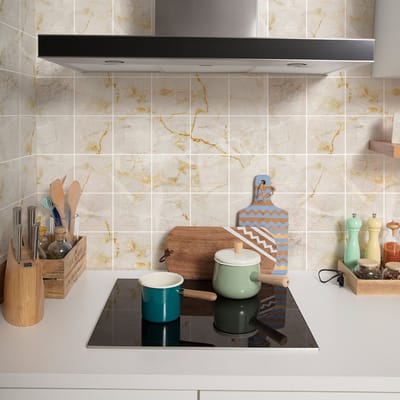 Zelfklevende muurtegelstickers voor keuken en badkamer - 24 Santa Marta beige marmeren tegelstickers - 24 stickers, 10x10cm