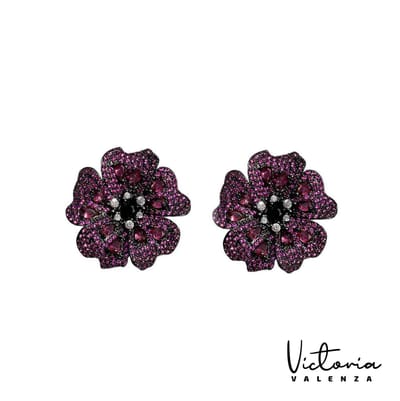 Victoria Valenza Fiore Luxe Oorbellen Dames Messing Oorringen - Roze Steen - Kleur Zwart - 1 Paar