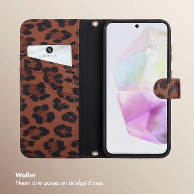 Selencia Hoesje - Geschikt voor Samsung Galaxy A35 - Sabi Bookcase met panterprint - Mocha Brown
