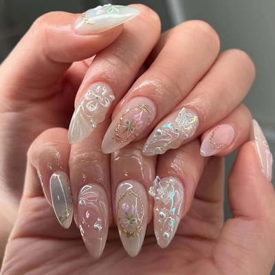 Set van 24 Korte Vierkante en 24 Amandelvormige 3D Nagels - Witte en Roze Glanzende Franse Bloemen en Vlinders Nagelkunst (Handgemaakte Acryl Nagels)