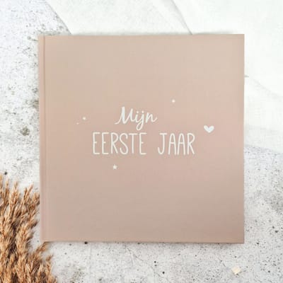 Baby invulboek | baby's eerste jaar | eerste jaar invulboek | eerstejaarsboek | Fien & Feau | zand - beige - nude