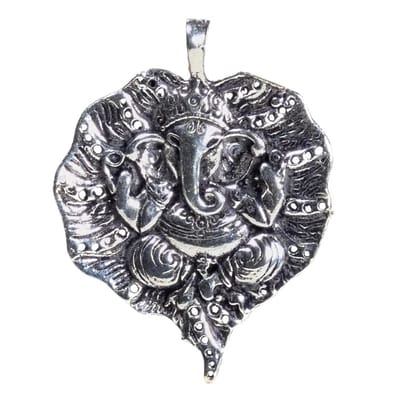 Hanger Ganesha blad zilverkleur- 4cm